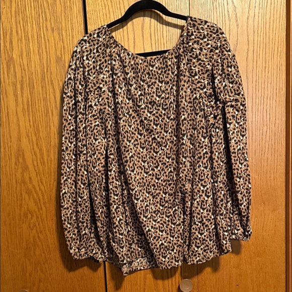 Ava & Viv Leopard Print Blouse - Picture 3 of 4